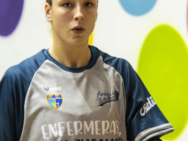 Partido Estudiantes Femenino ( Enfermeras)4Gracia Alonso, enfermera y jugadora de Movistar Estudiantes